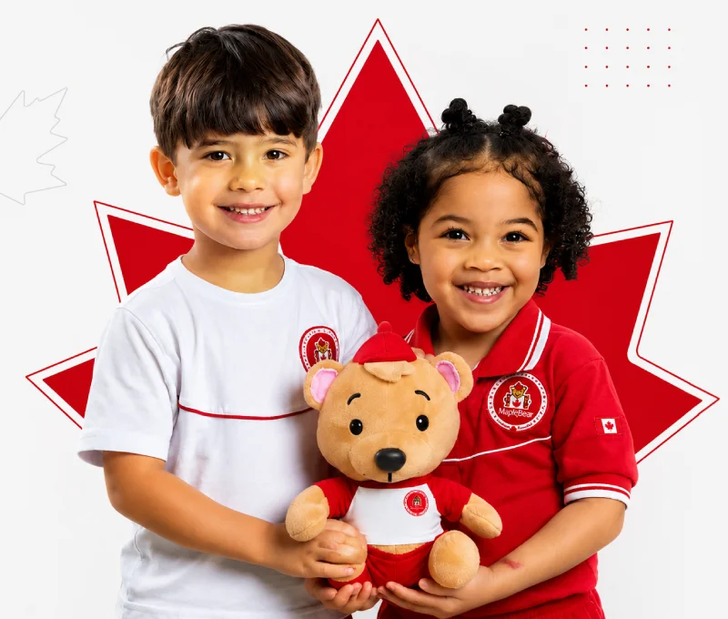 Crianças felizes na Maple Bear Atalaia